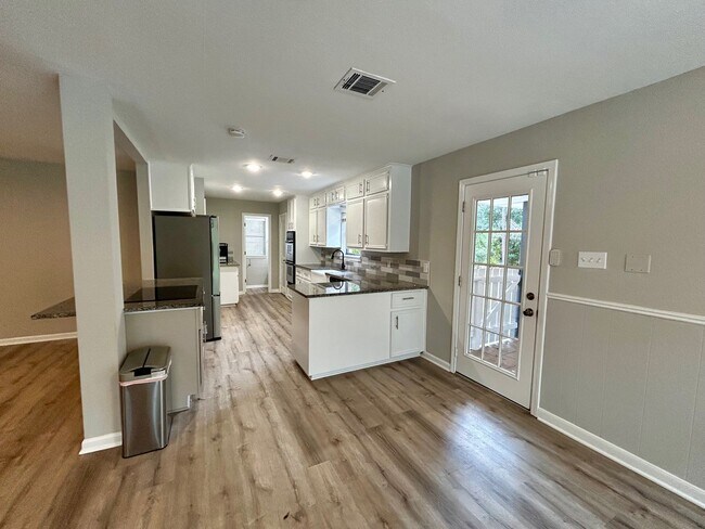 Building Photo - 2710 Timberjack Pl