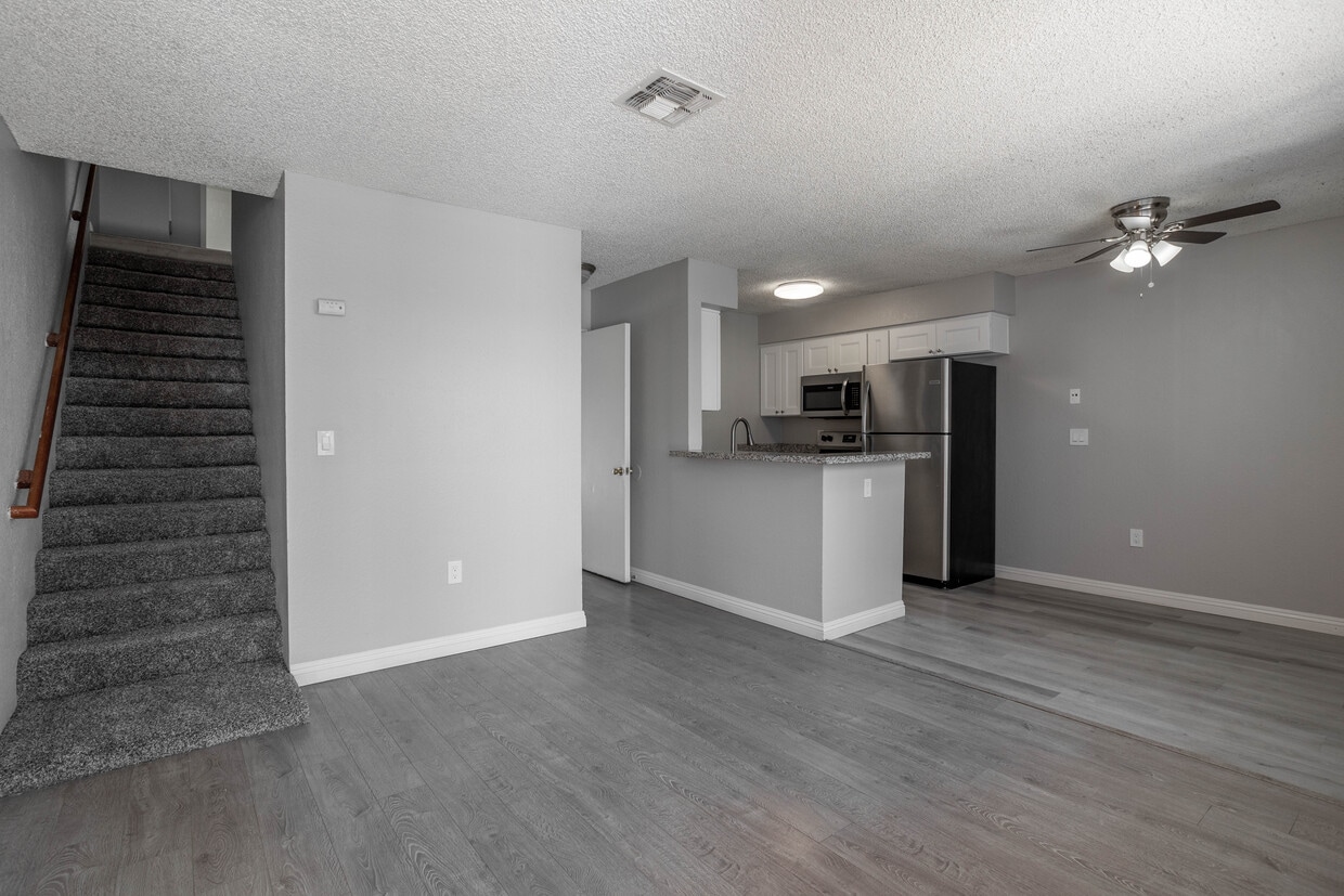 Photo - Falcon Pointe Apartments