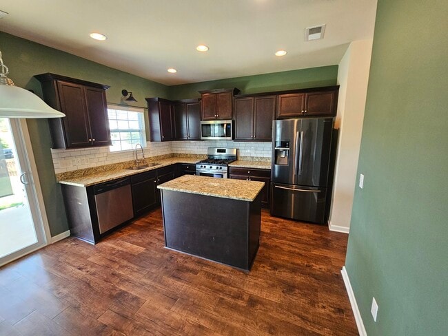 Foto del edificio - 502 Eagles Rest Dr