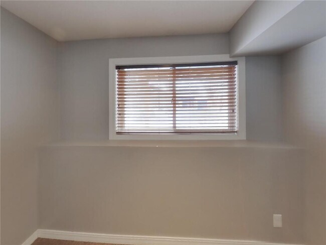 Foto del edificio - 8641 Emerson Ave N