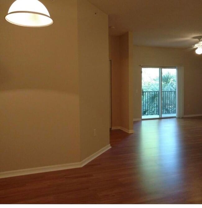 Building Photo - 360 Crestwood Cir