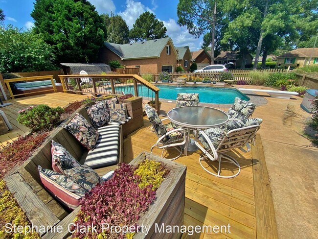 Building Photo - 4 br, 2 bath House - 909 Summerwind Road