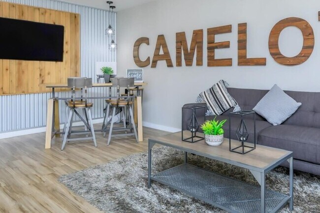 Foto del edificio - Camelot Apartments