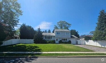 Building Photo - 26 Dahill Rd