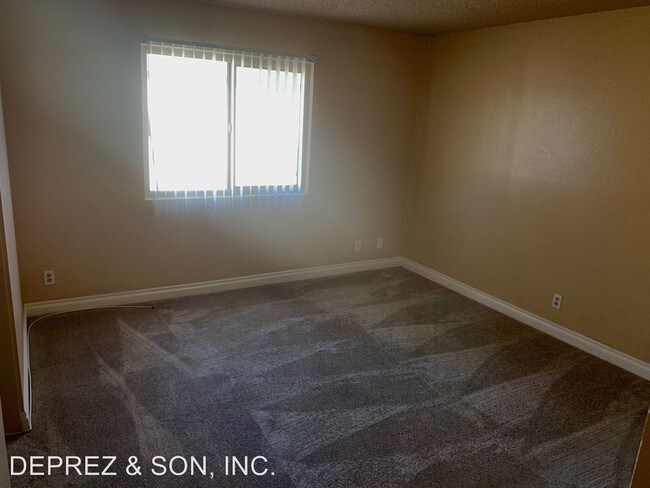 Building Photo - 512 E Lugonia Ave