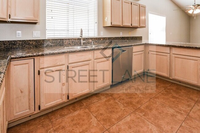Building Photo - REDUCED!