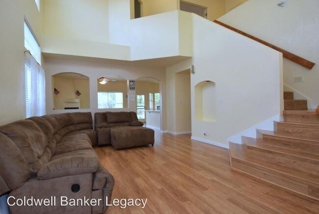Foto del edificio - 5 br, 3 bath House - 10827 Wolf Creek SE