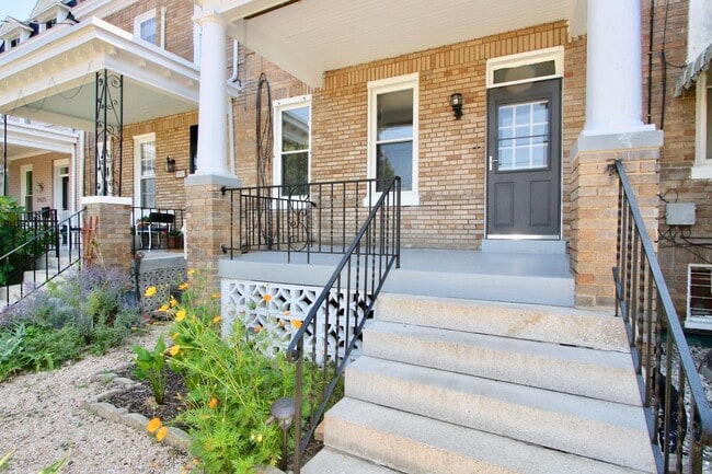 Building Photo - 3921 Illinois Ave NW