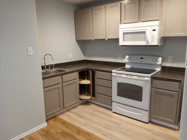 kitechn - 513 Wolf St