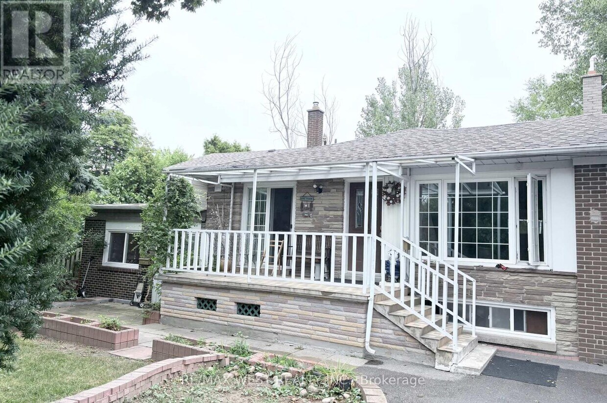 Primary Photo - 63 Summerside Crescent