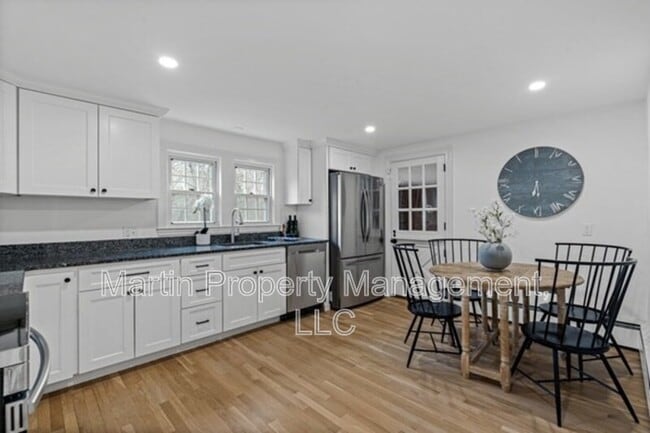 Foto del edificio - 104 Mishawum Rd