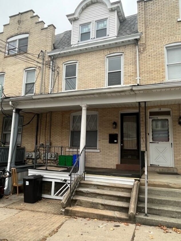 16 W North St Unit 2, Bethlehem, PA 18018 Room for Rent in Bethlehem