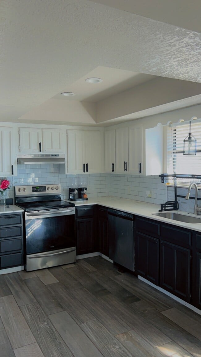 Building Photo - 3383 S 141st E Ave