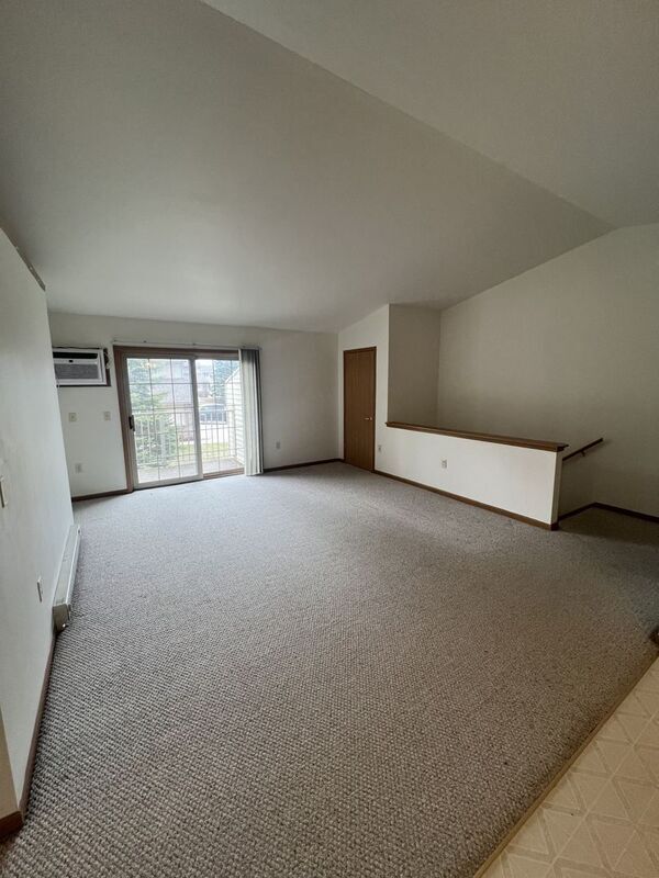 Foto del edificio - 610 Creek Rd