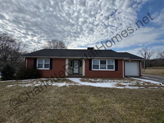 Building Photo - Brick ranch with brick workshop