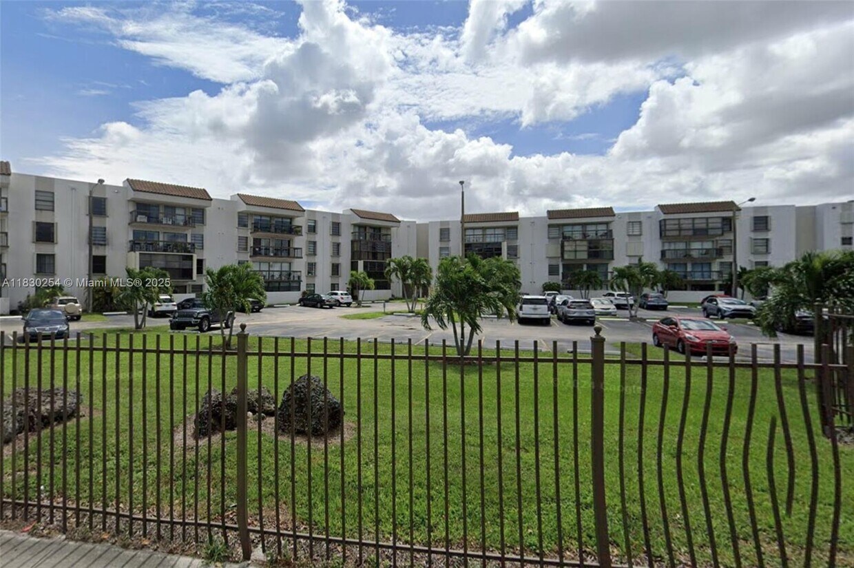 Primary Photo - 1300 SW 122nd Ave