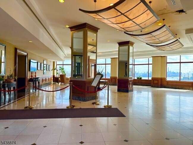 Foto del edificio - 100 Old Palisade Rd