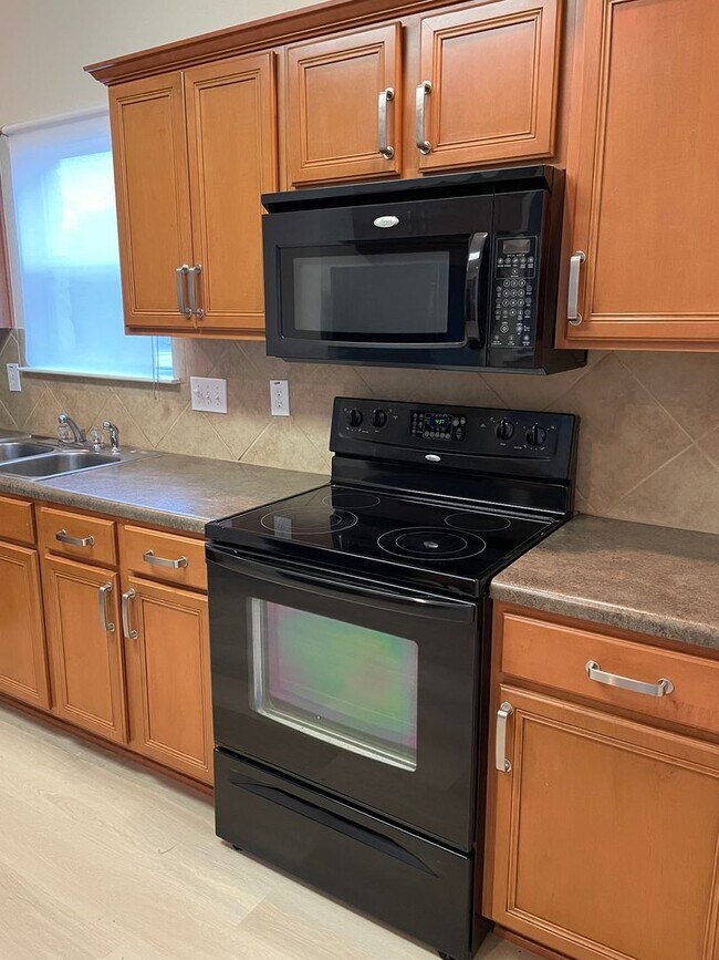 Foto del edificio - Available Now! Bright & Spacious 3BR/2.5BA with Loft and Two-Car Garage in Sendero Springs