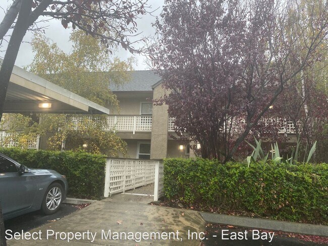 Foto del edificio - 1 br, 1 bath House - 725 Essex Ct #294