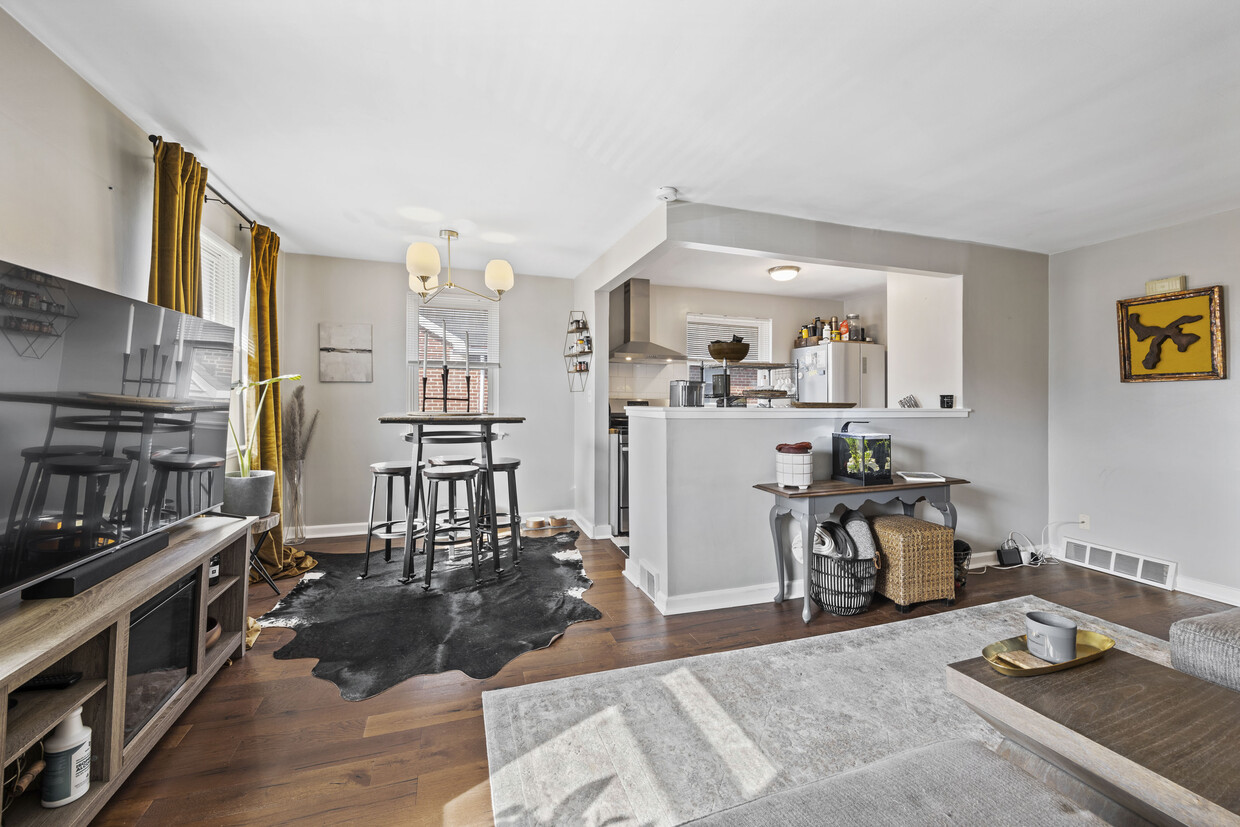 Dining Room / Kitchen - 609 Hamilton Street