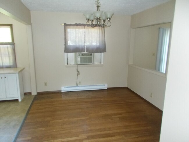 Foto del edificio - 312 Hazelwood Ln