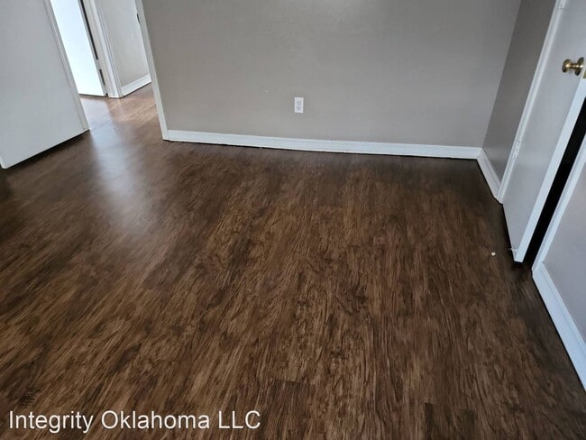 Foto del edificio - 2 br, 2 bath House - 2804 NW 61st St.