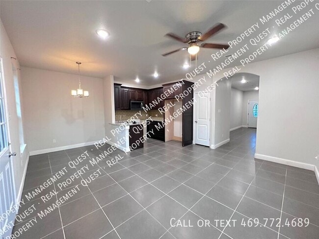 Foto del edificio - 102 Robbins St