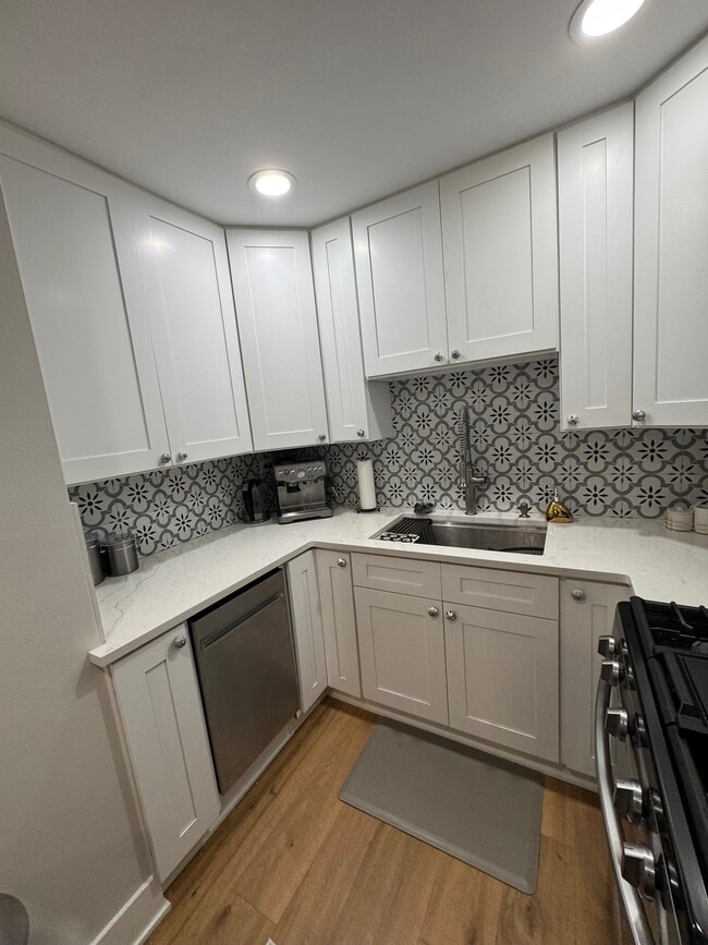 Foto del edificio - 7840 W North Ave