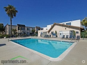 Building Photo - Huntington Pointe