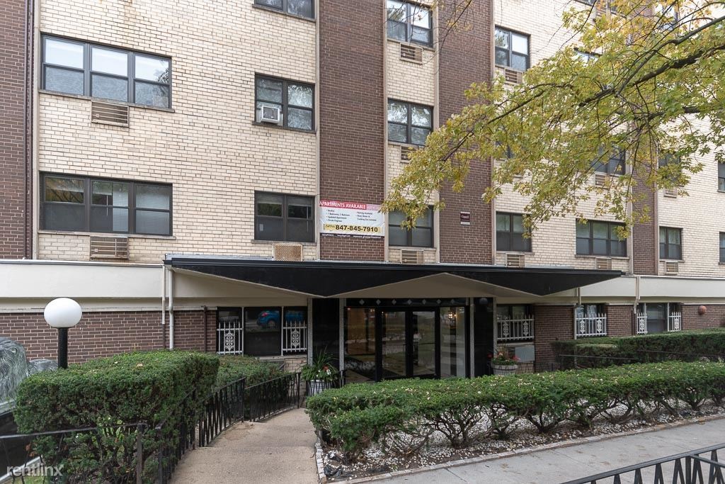 Primary Photo - 452 W Aldine Ave
