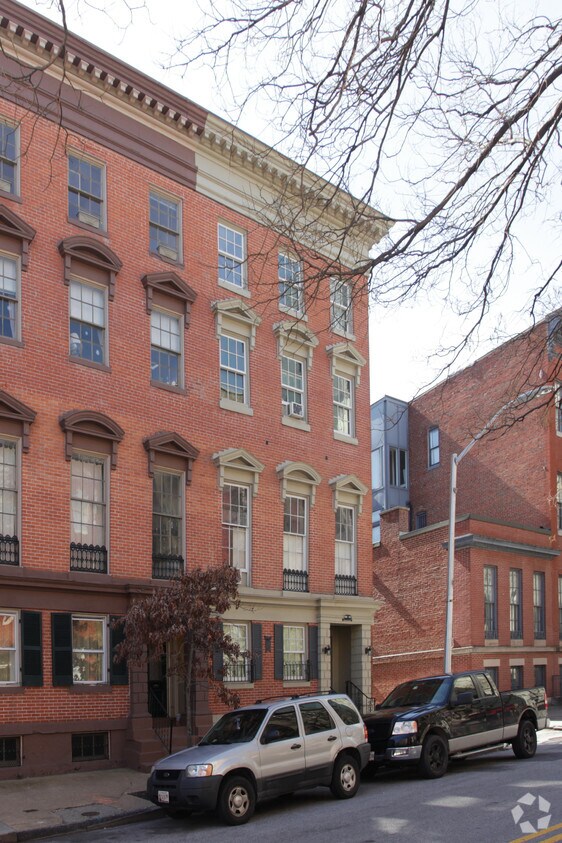 Building Photo - 9 E Read St
