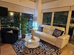 Building Photo - 350 S Miami Ave