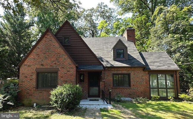 Foto del edificio - A beautiful single house at University Park