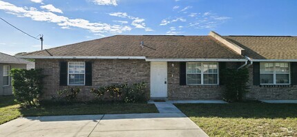 Building Photo - 1436 Thousand Roses Dr N