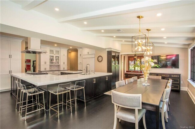 Foto del edificio - 451 Beechmont Dr