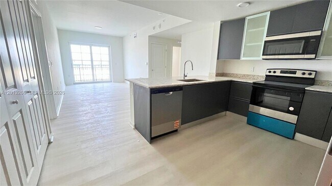 Building Photo - 5579 Millenia Park Blvd