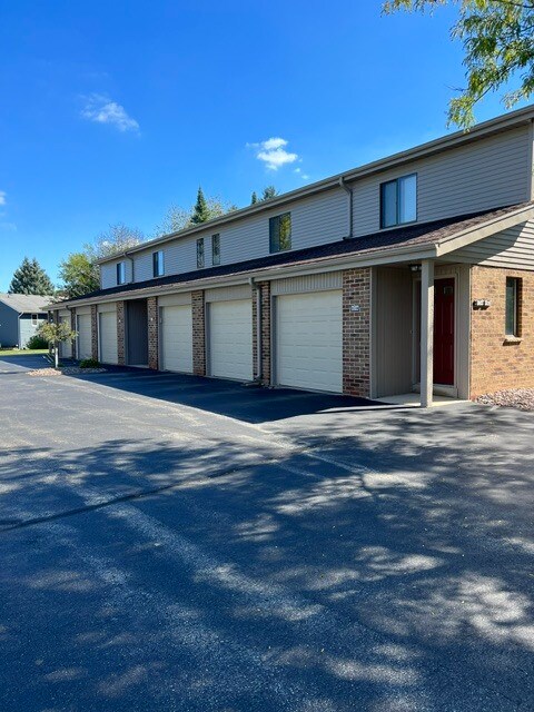 Condominio de 6 unidades - 642 Dundee Ln