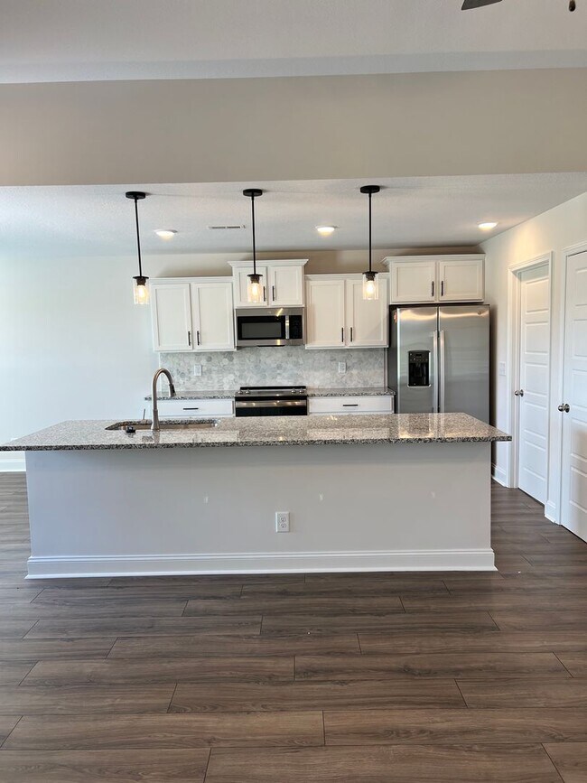 Building Photo - Brand New Three Bedroom in Cherry Acres