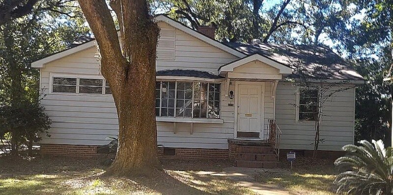 Building Photo - 2461 Buena Dr