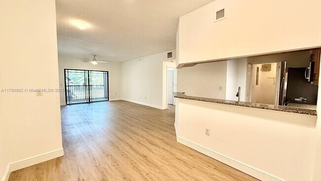 Foto del edificio - 2728 Anzio Ct