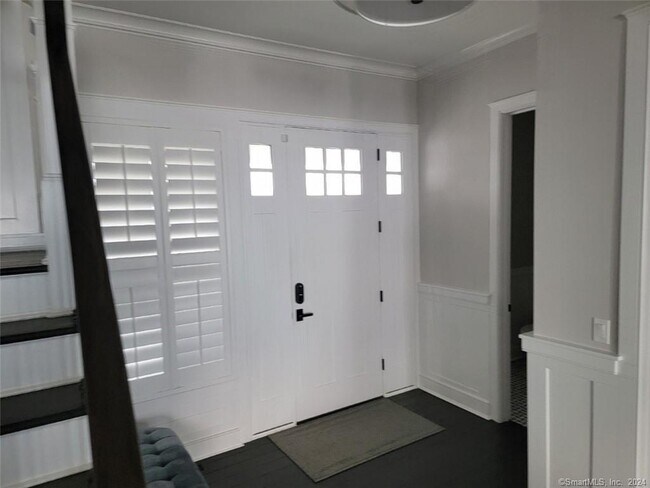 Foto del edificio - 63 Shore Rd