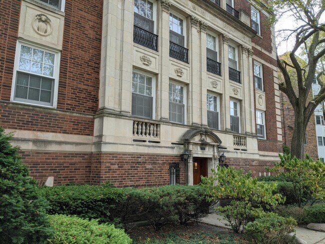Building Photo - 1509 Oak Ave