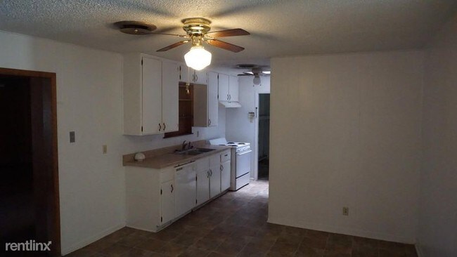 Foto del edificio - 4 br, 2.5 bath House - 1105 Santa Rosa Dr