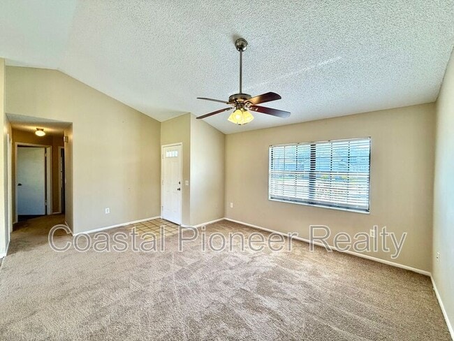 Building Photo - 1301 Greenlea Dr