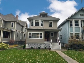 Building Photo - 1822 W Greenleaf Ave