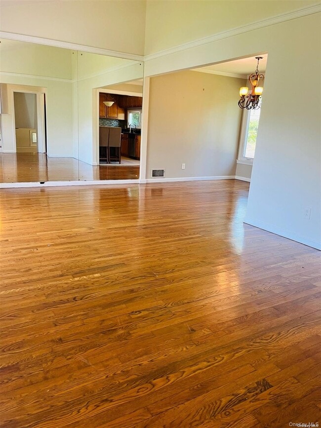 Building Photo - 40 Willets Dr