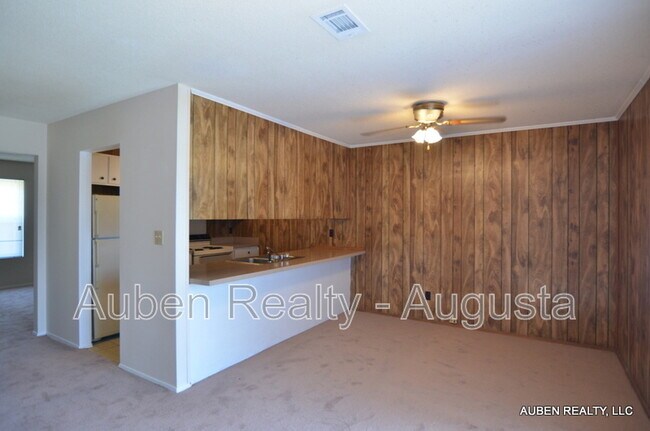 Foto del edificio - 2311 Walden Dr