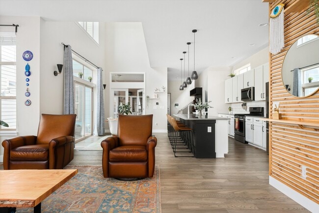 Building Photo - 10053 E 60th Ave