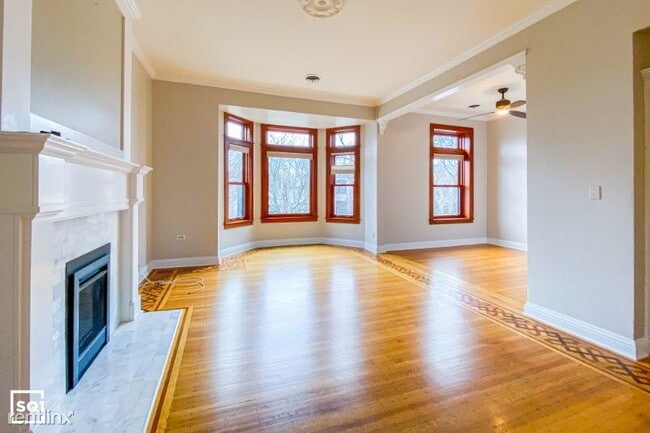 Building Photo - 2523 N Burling St