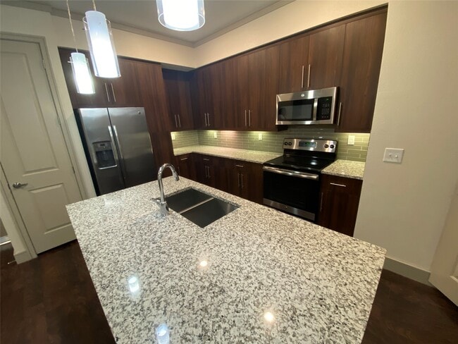 Building Photo - 1800 St Joseph Pkwy